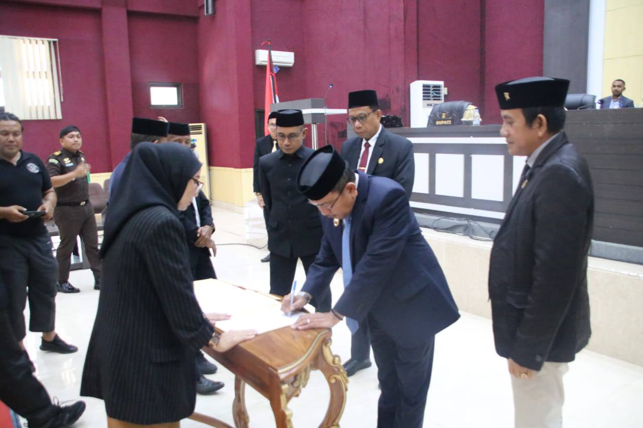 Bupati Pasangkayu Apresiasi Kerja Sama yang Baik DPRD dan Pemkab, Bisa Selesaikan Lima Ranperda di Penghujung 2025