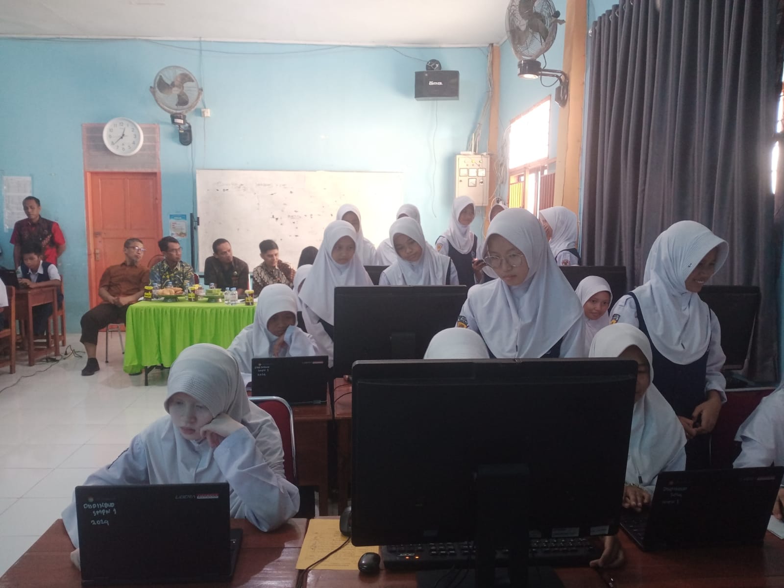 CMOS, Inovasi Ekskul Multimedia Guru SMPN 1 Parepare Buat Siswa Kreatif dan Berprestasi 