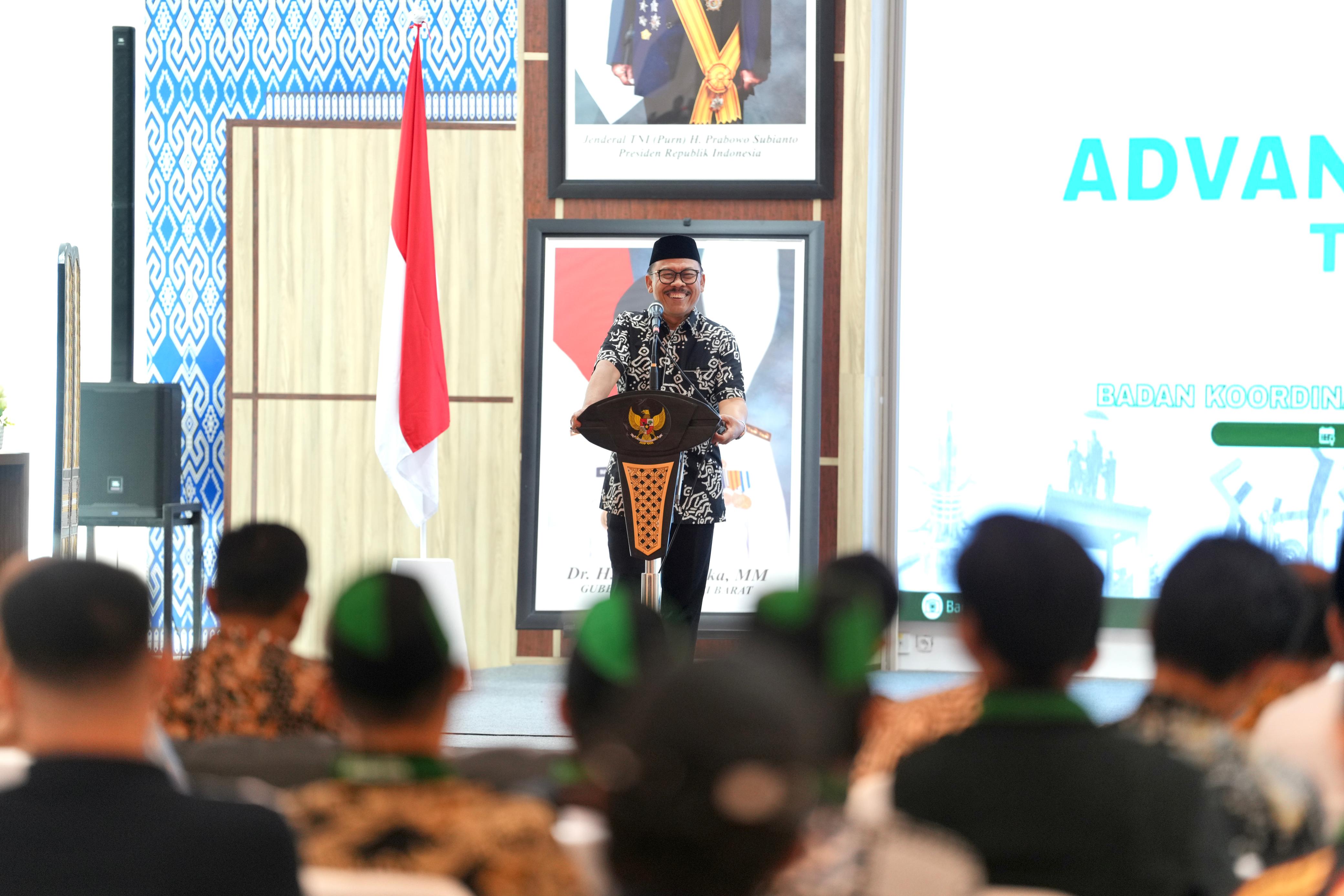 Gubernur Suhardi Duka Buka LK III HMI Sulbar: Saatnya Perbaiki Sistem, Bukan Jadi Penonton