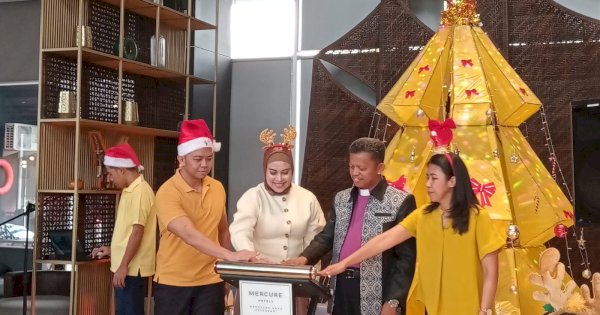 Mercure Makassar Nexa Pettarani menggelar Christmas Light Celebration 2025
