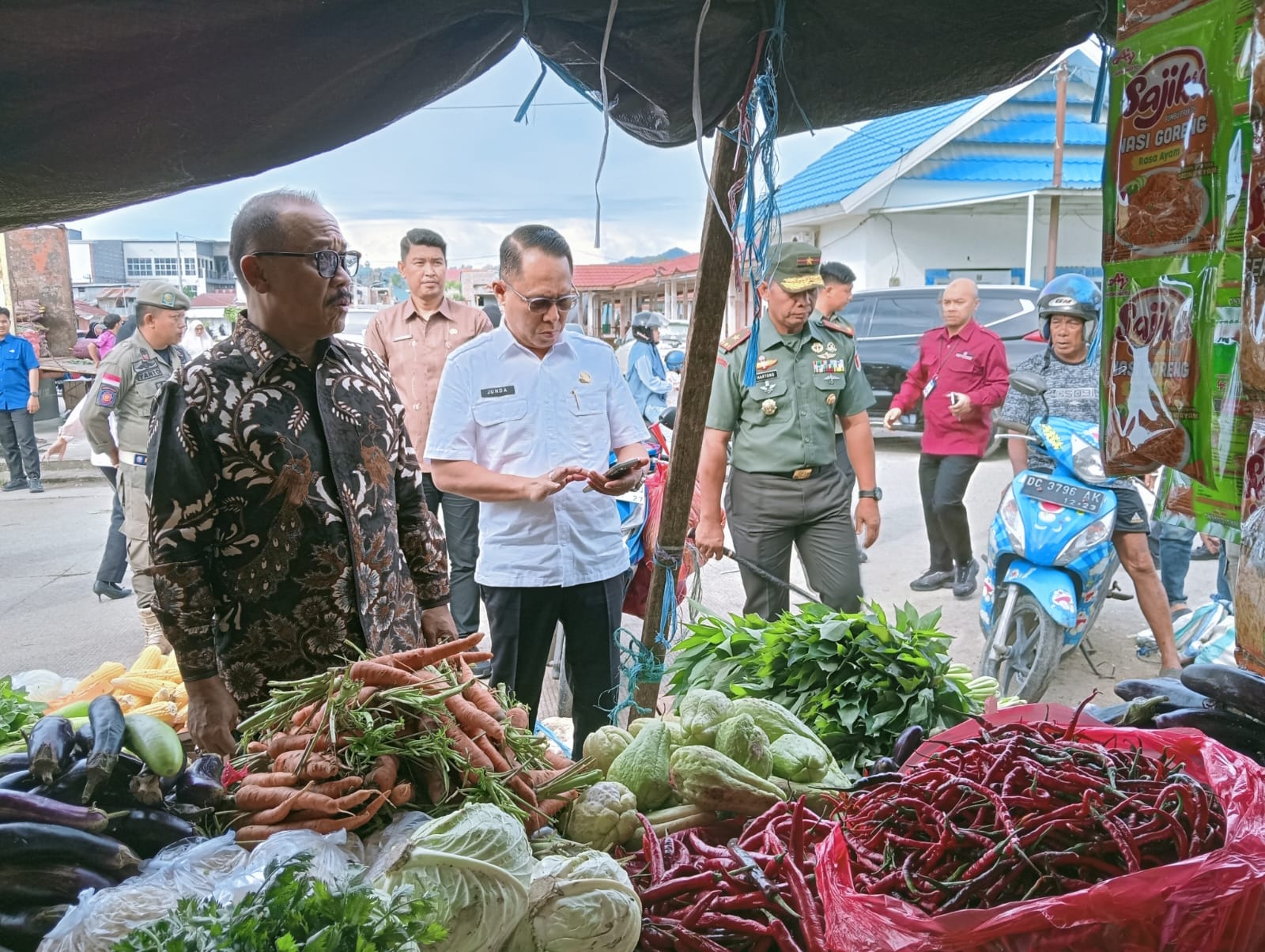 Gubernur Suhardi Duka: Harga Bawang Merah dan Ayam Naik, Butuh Intervensi
