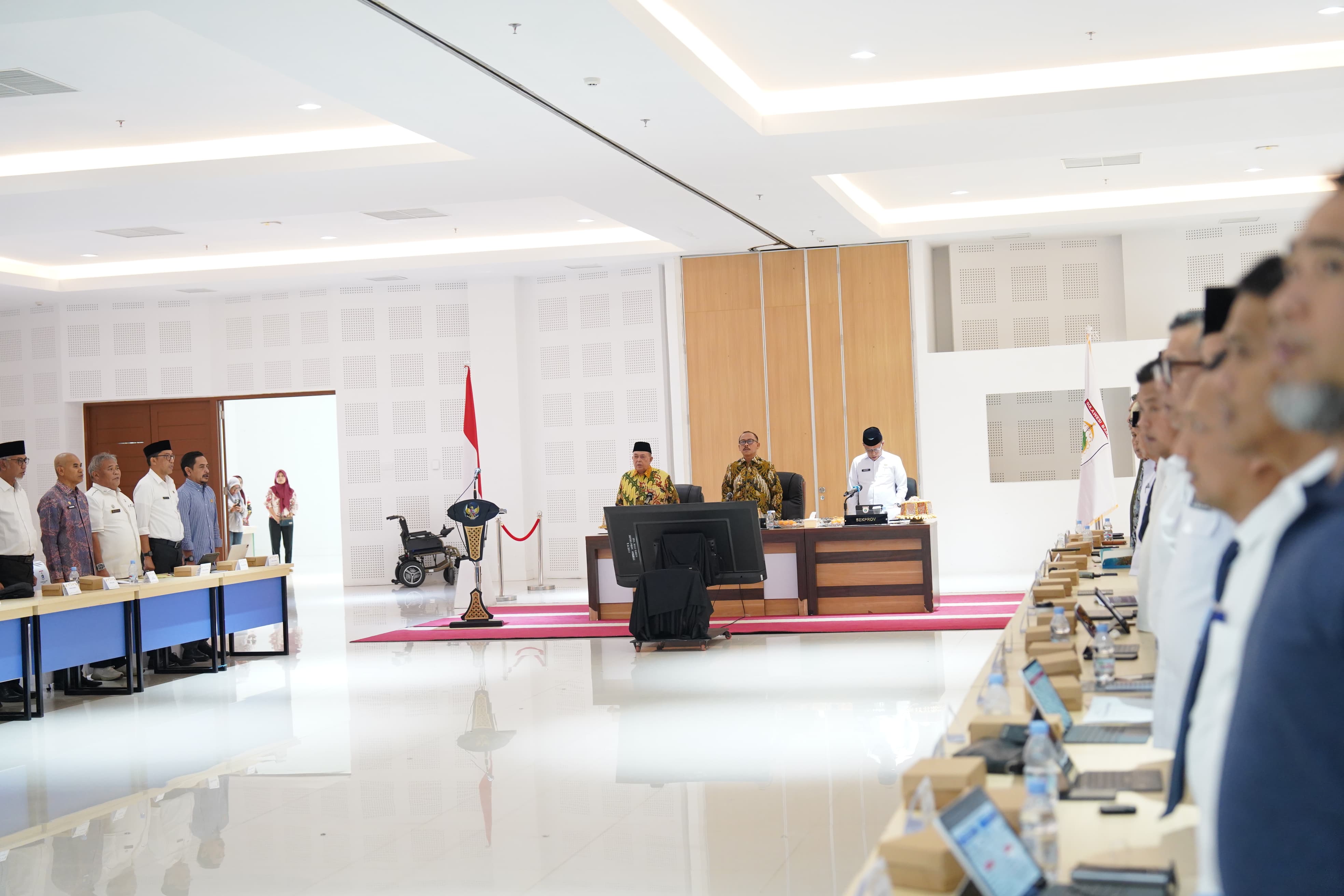 Gubernur dan Wagub Pimpin Rapim, Realisasi Bantuan Bibit, Nelayan hingga Bantuan Tunai Masyarakat Miskin Ekstrem