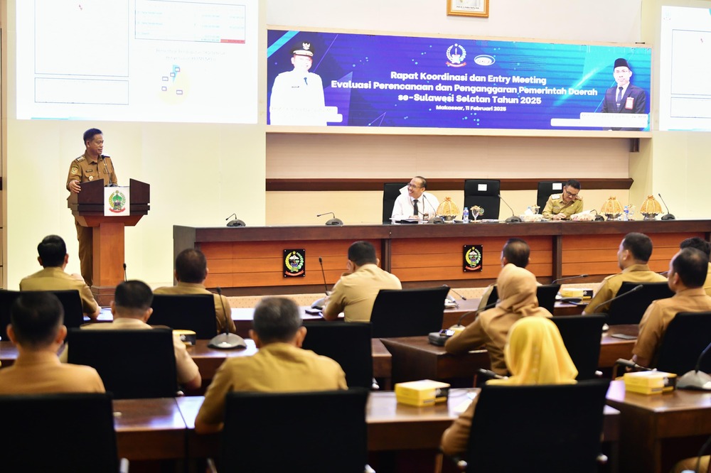 Di Hadapan Bupati dan Wali Kota se-Sulsel. Pj Gubernur Prof Fadjry Tegaskan Pemda Wajib Jalankan Inpres Tentang Efisiensi Anggaran