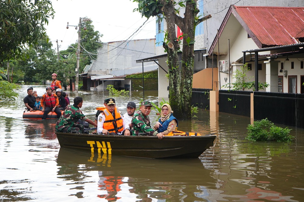 Prof Fadjry Djufry Harap Ada Solusi Permanen untuk Warga Terdampak Banjir di Makassar