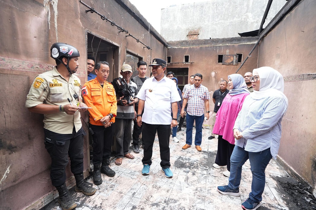 Salurkan Bantuan untuk Korban Kebakaran di BTN Maspul, Pj Bahtiar Pastikan Seluruh Instansi akan Membantu