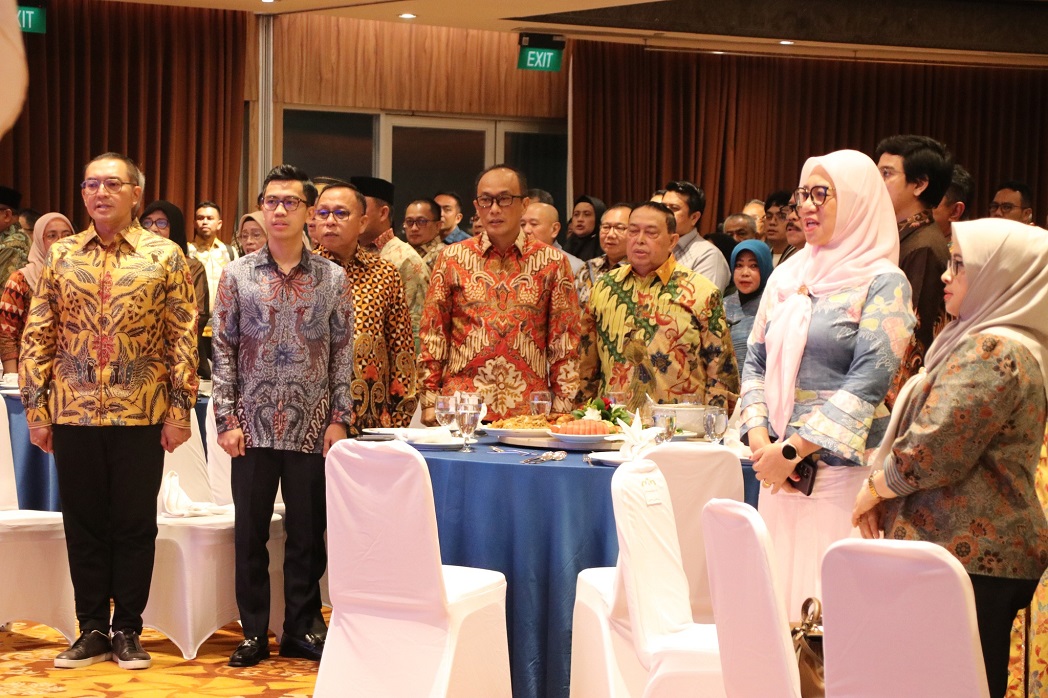 Agus Ambo Djiwa Bersama Herny Hadiri Sertijab Gubernur dan Ketua TP PKK Sulbar