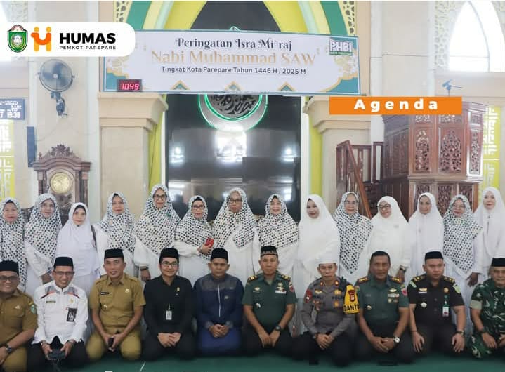 Khusyuk, Pemkot Parepare Peringati Isra Mikraj di Masjid Agung AGKH Ambo Dalle