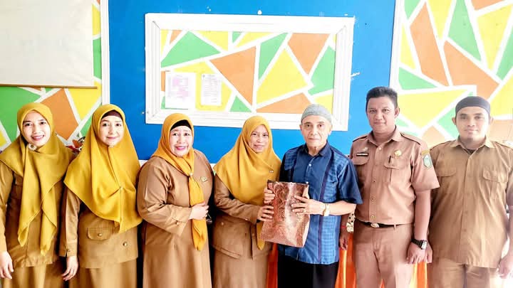 SMPN 9 Parepare Resmi Lepas Muh Kasim Guru ASN Purna Bakti, Terima Kasih Atas Dedikasi dan Terus Menginspirasi