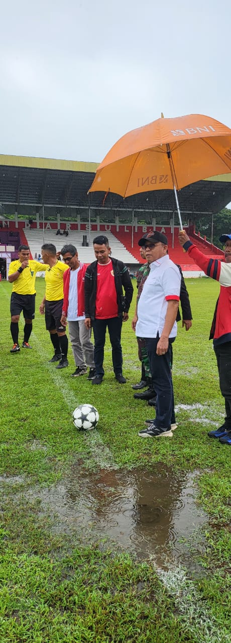 Buka Kompetisi Liga 4 di Polman, Agus Ambo Djiwa Dorong Lahirnya Bibit Unggul Sepak Bola Sulbar