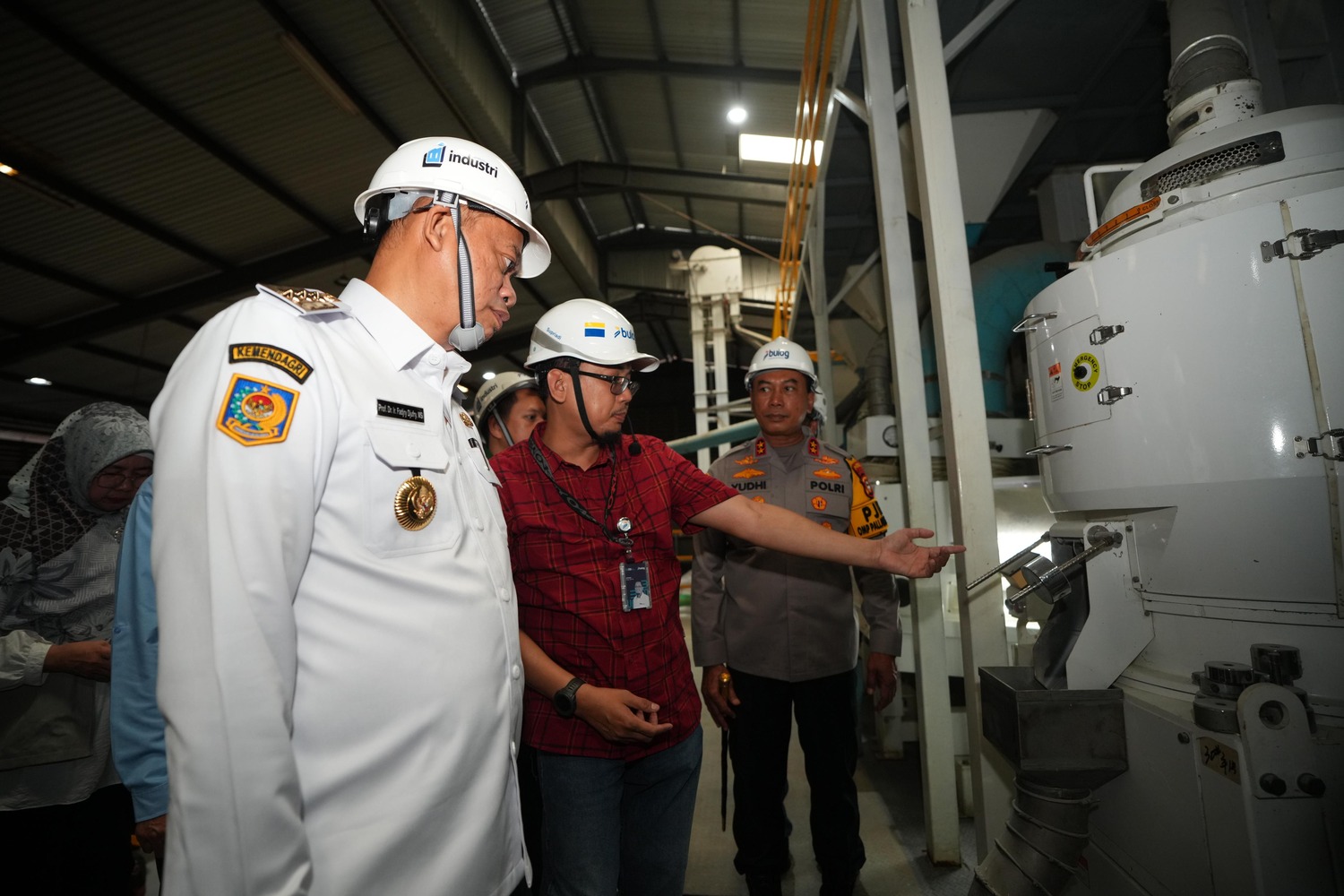 Tersedia Stok Beras 257 Ribu Ton di Gudang Bulog, Prof Fadjry: Sulsel Aman hingga Satu Tahun