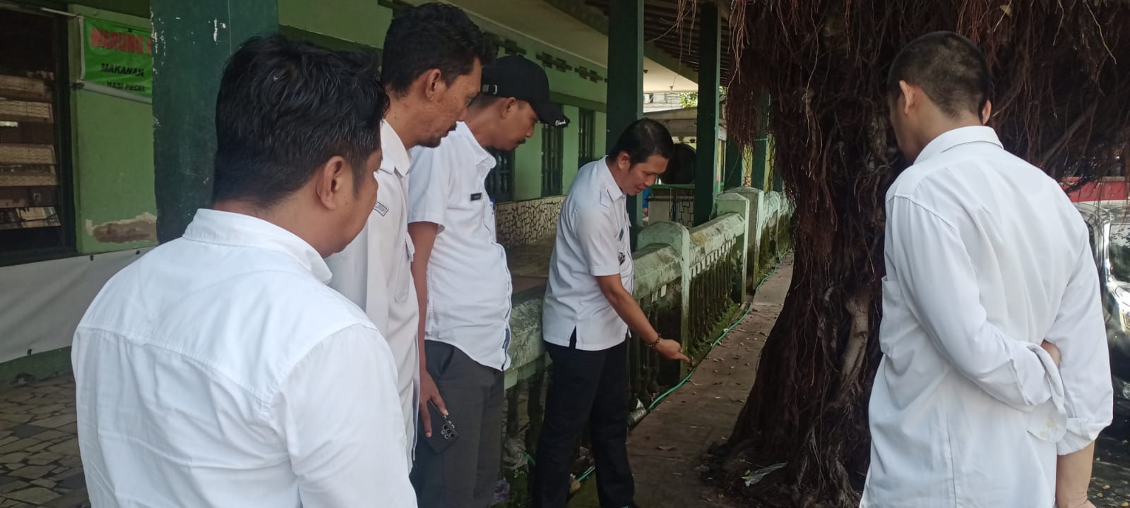 Libatkan SKPD Teknis dan Masyarakat, Camat Ujung Kerahkan Segala Potensi Kerja Bakti Tangani Luapan Air Got