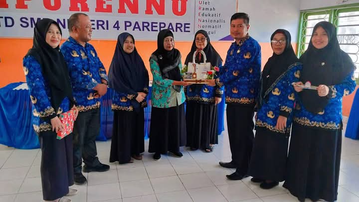 Haeriah, Guru ASN Purna Tugas Selalu Jadi Bagian Keluarga Besar SMPN 4 Parepare 