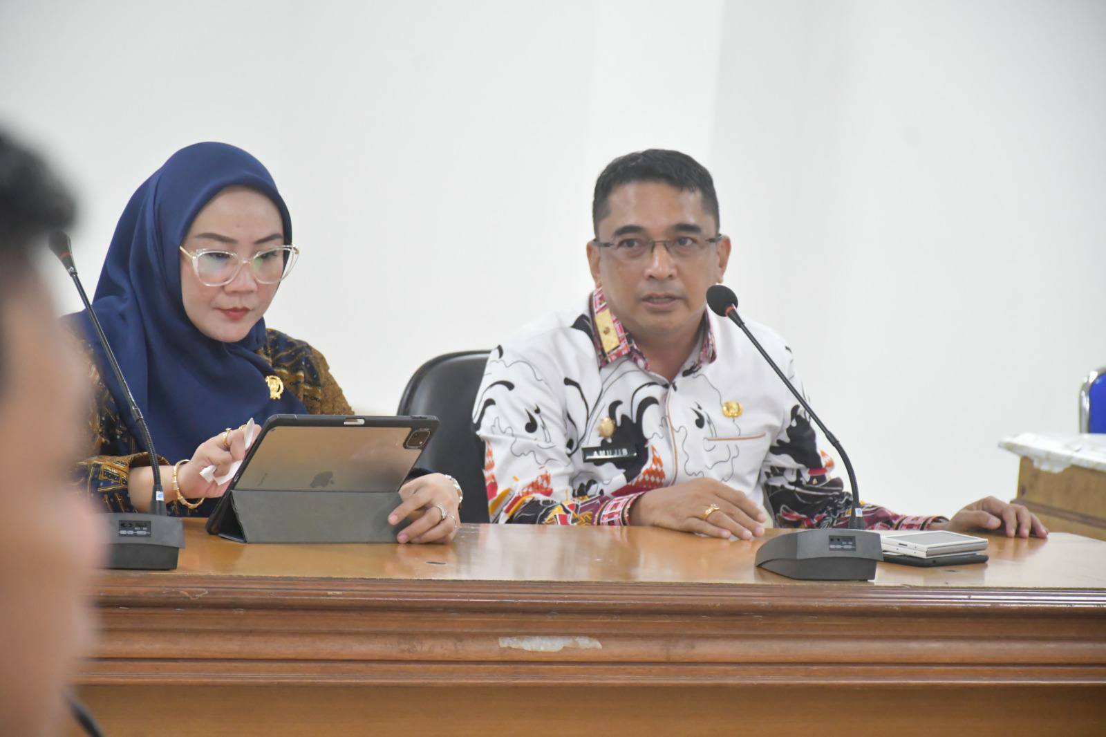 Plh Gubernur Sulbar Hadiri Rapat TAPD Bersama Banggar DPRD