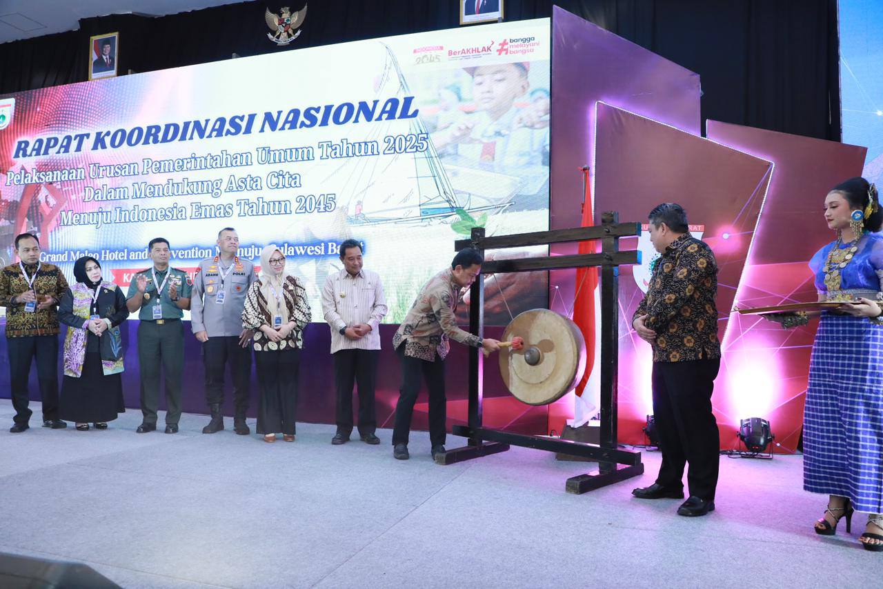 Pemprov Sulbar Tuan Rumah Rakornas Kesbangpol 2025, Wamendagri Minta Bekerja Solid dari Pusat hingga Daerah