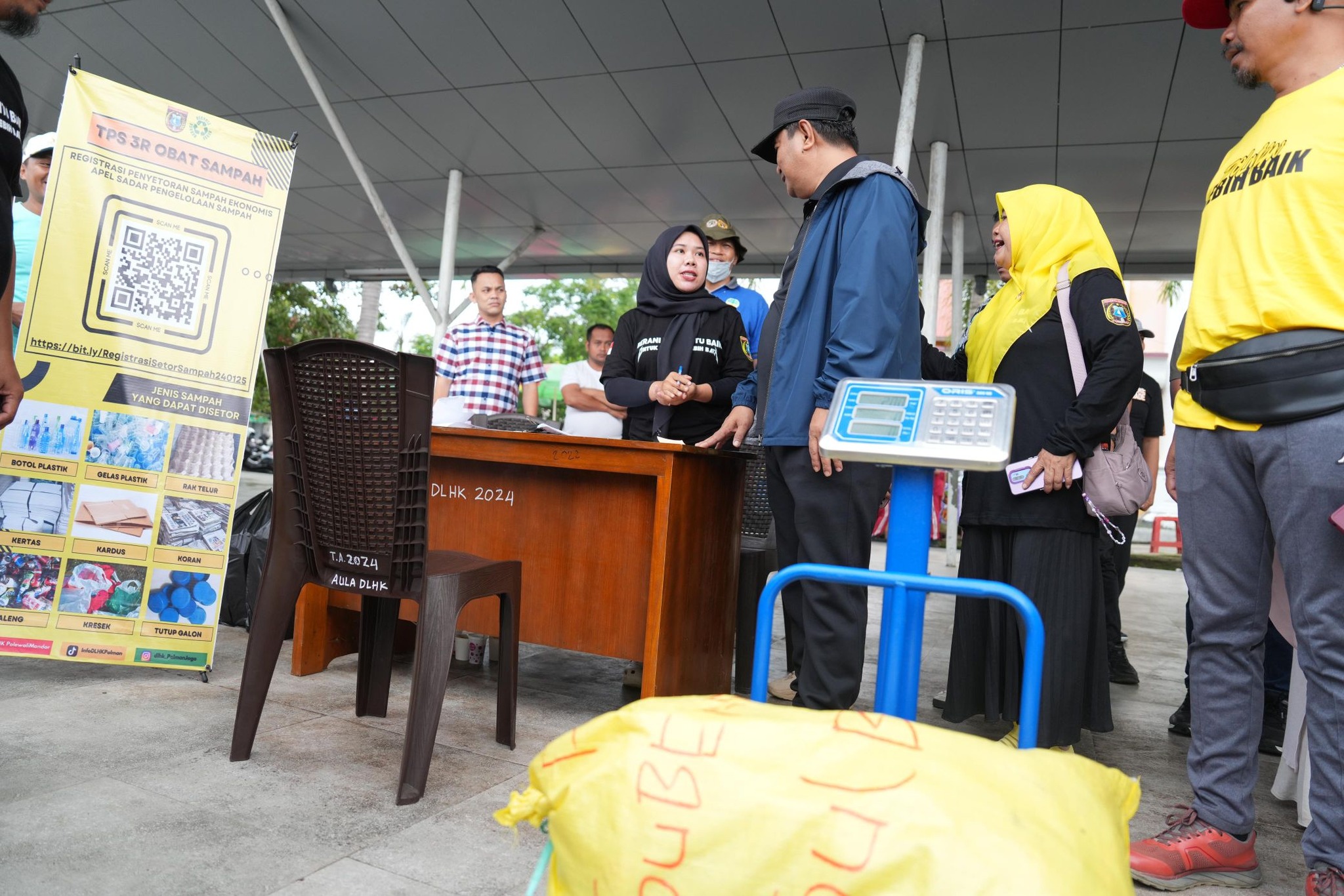 Inovasi Program Sedekah Sampah di Polman, Pj Bahtiar Harap Bisa Menjadi Contoh Daerah Lain