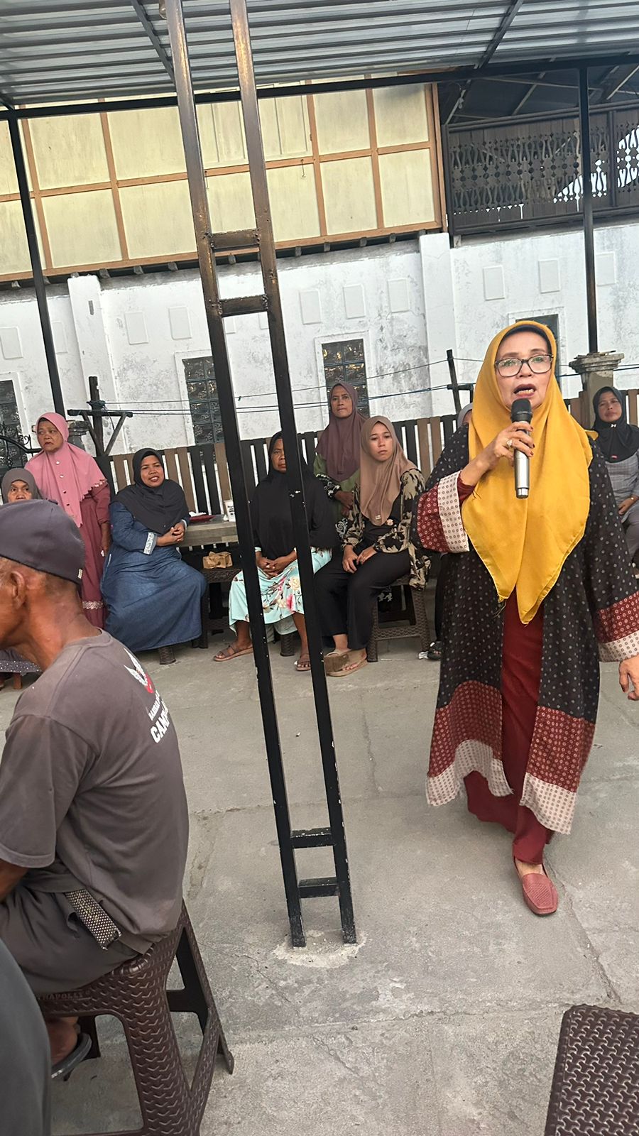 Anggota Dewan Jumiati Mahmud Gelar Hearing Dialog di Desa Bonde Polman