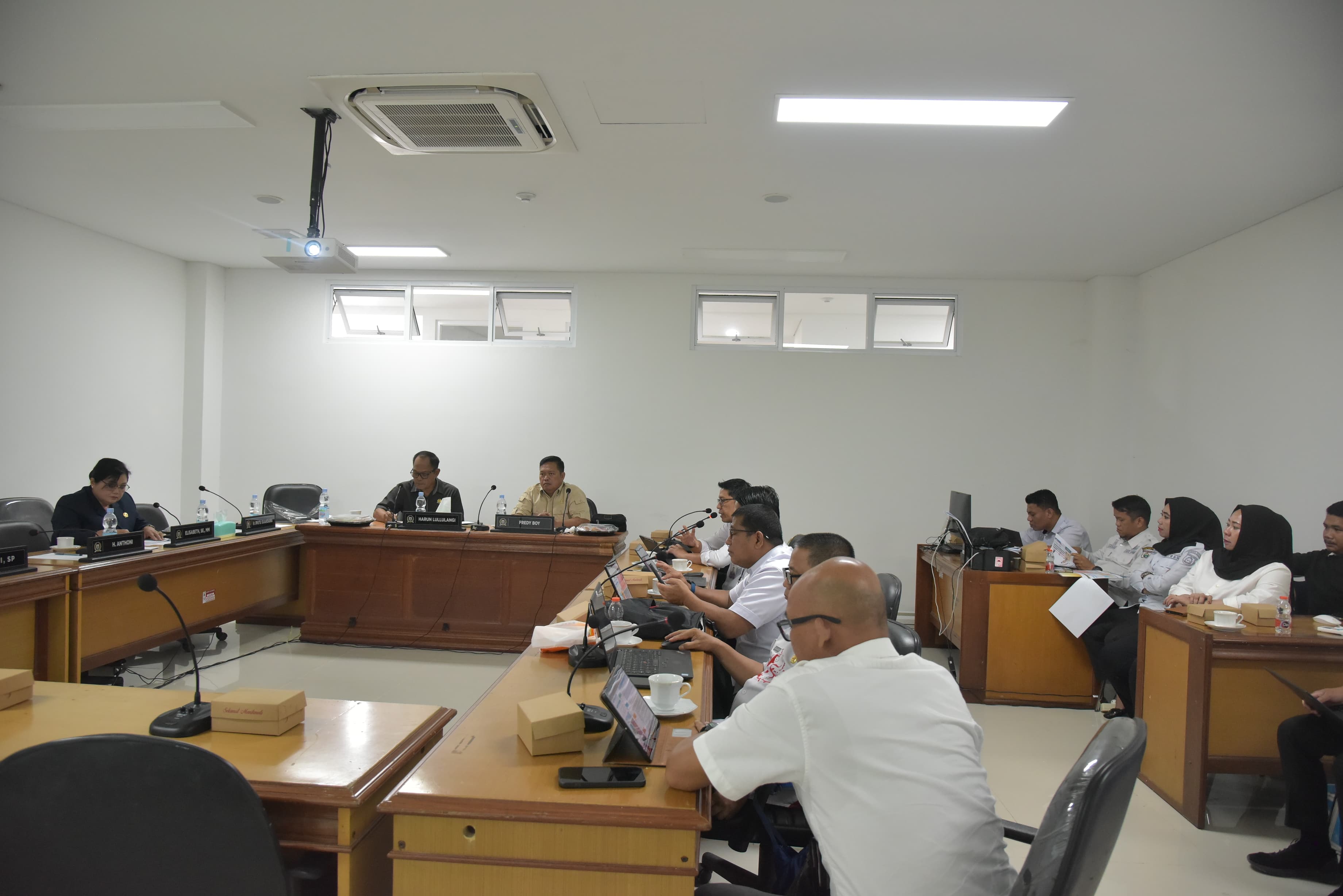 Komisi III DPRD Sulbar Raker Bersama Mitra OPD, Untuk Monev Pelaksanaan APBD 2024 dan Rencana Kegiatan Tahun 2025