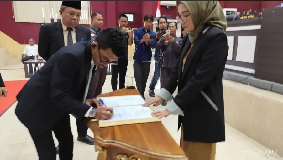 Ketua DPRD Pasangkayu Pimpin Rapat Paripurna Penyerahan Empat Ranperda 