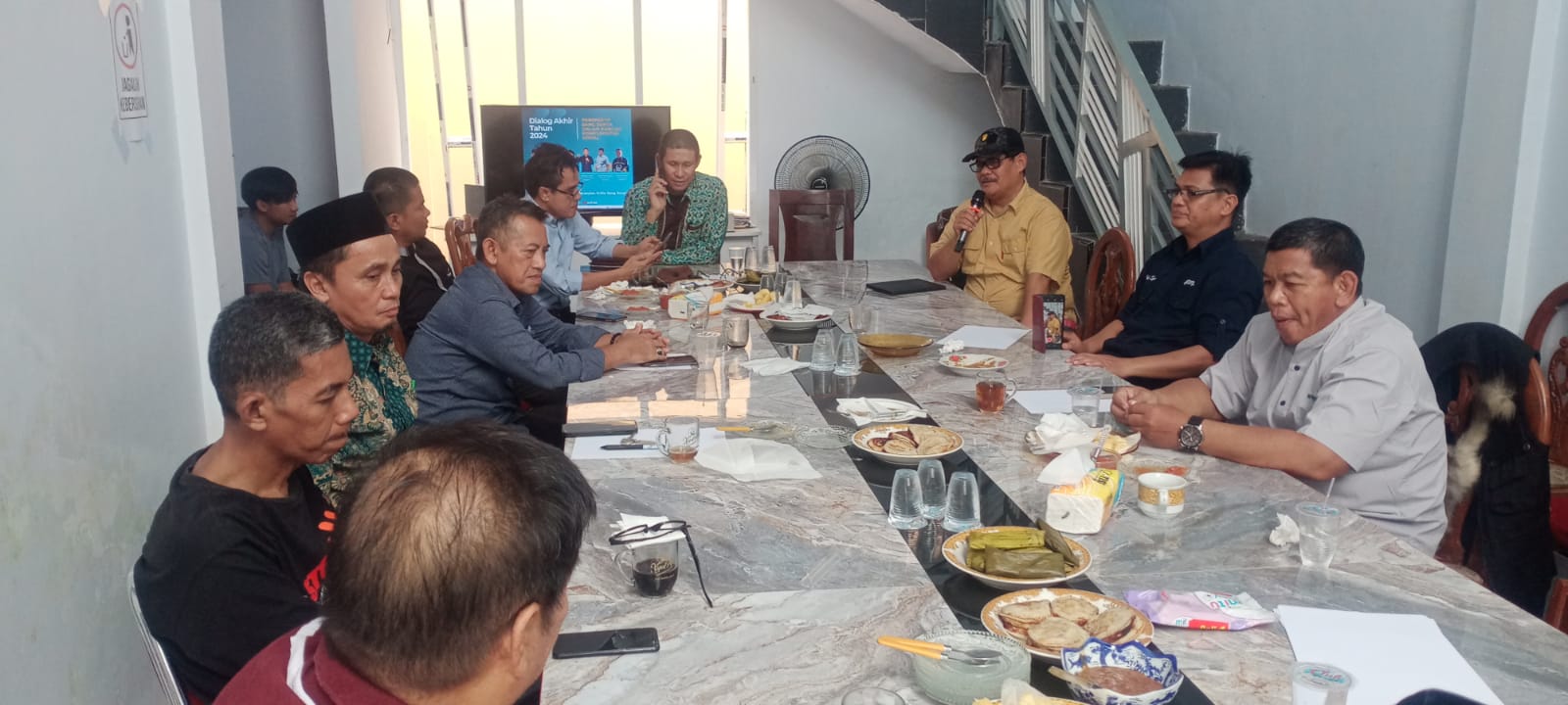 Dialog Akhir Tahun 2024 Perspektif Sang Surya dalam Kancah Kompleksitas Sosial Ungkap Nyanyian Kritis Sang Surya