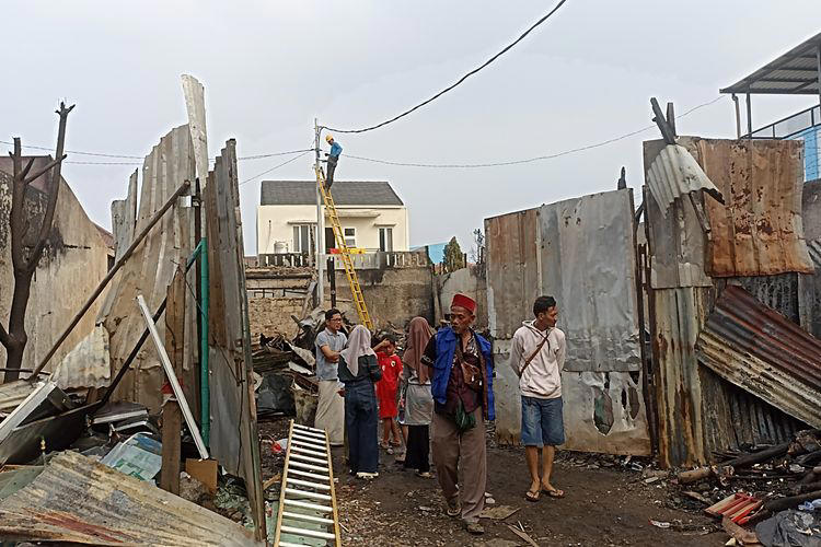 Perempuan Tewas saat Lapak Rongsok Terbakar, Diduga Sedang Tidur 