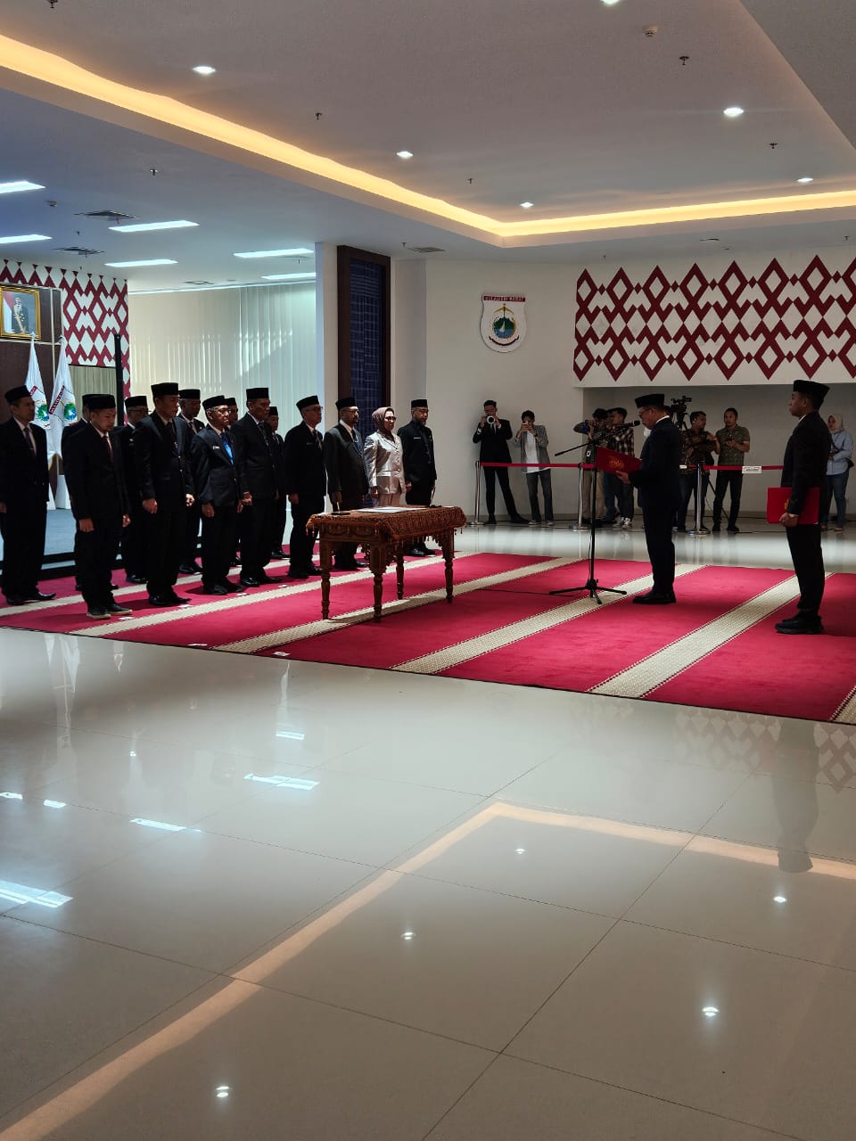 15 Pejabat Tinggi Pratama Dilantik, Gubernur Suhardi Duka: Istri Pejabat Harus Jadi Pendukung, Bukan Pengambil Keputusan