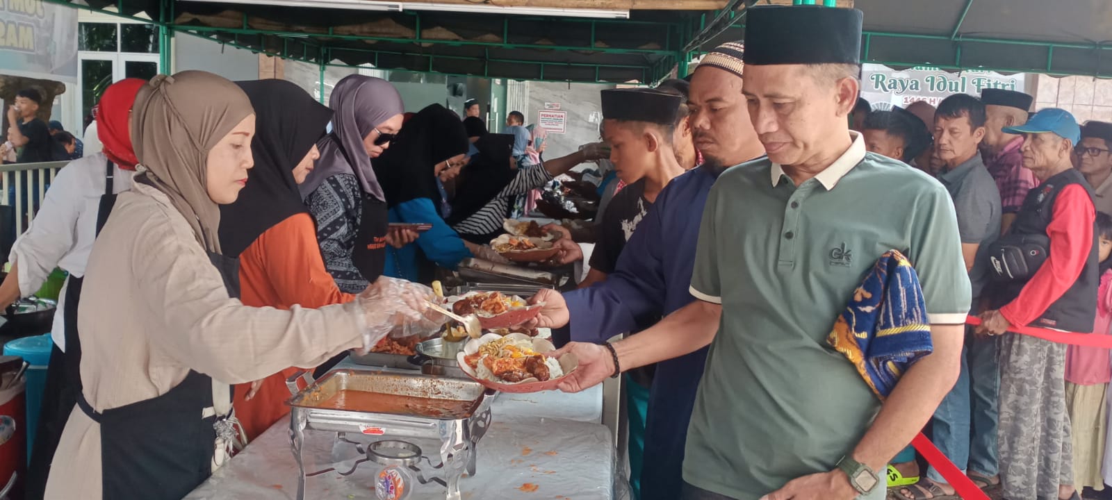 Berkah untuk Masyarakat, Makan Siang Gratis Jumat Berkah Masjid Raya Didoakan Terus Berlanjut
