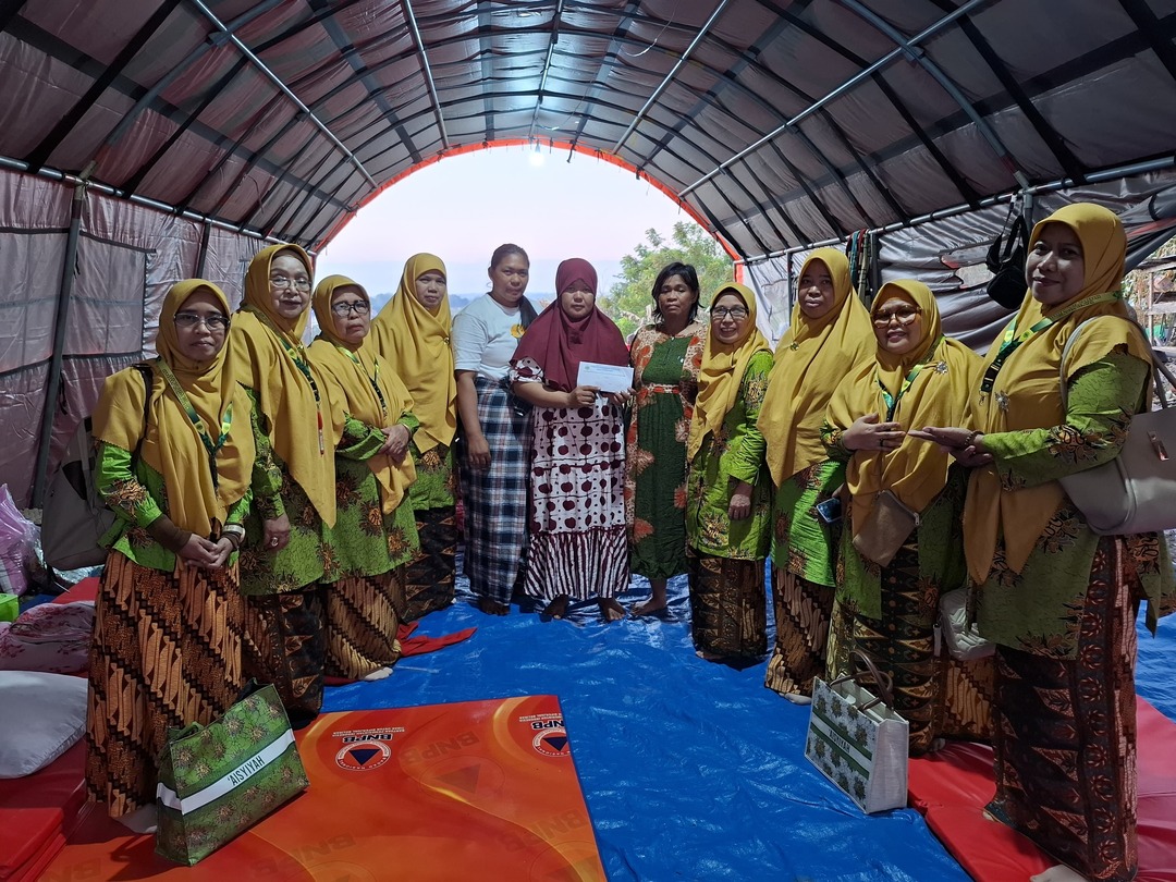 Aisyiyah Parepare Kunjungi Korban Kebakaran dan Salurkan Bantuan Kemanusiaan 