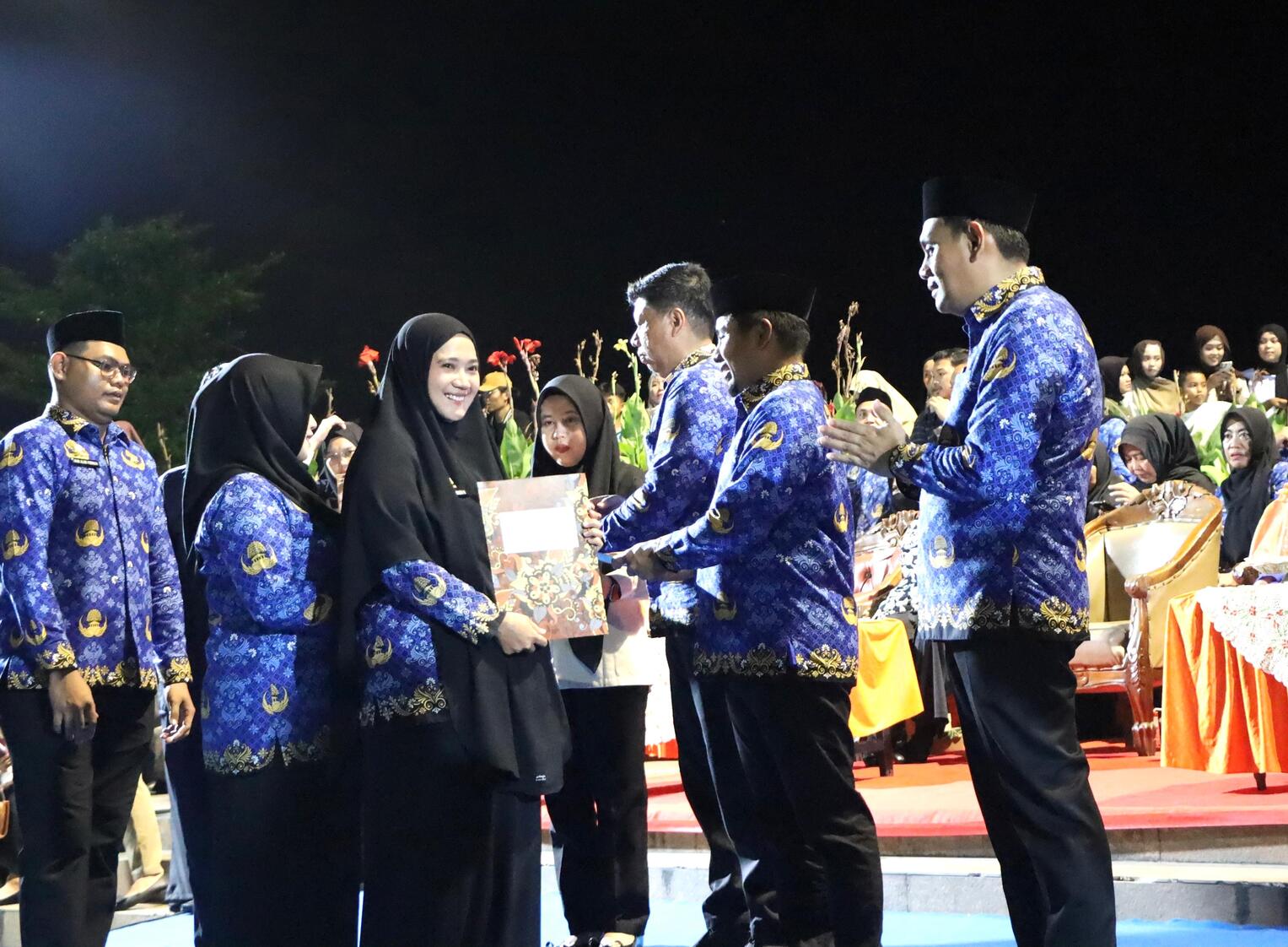 Terima SK, Ribuan PPPK Parepare Haru Bahagia, UMKM Bergairah, Wali Kota Pesankan Persembahkan yang Terbaik Bagi Masyarakat 