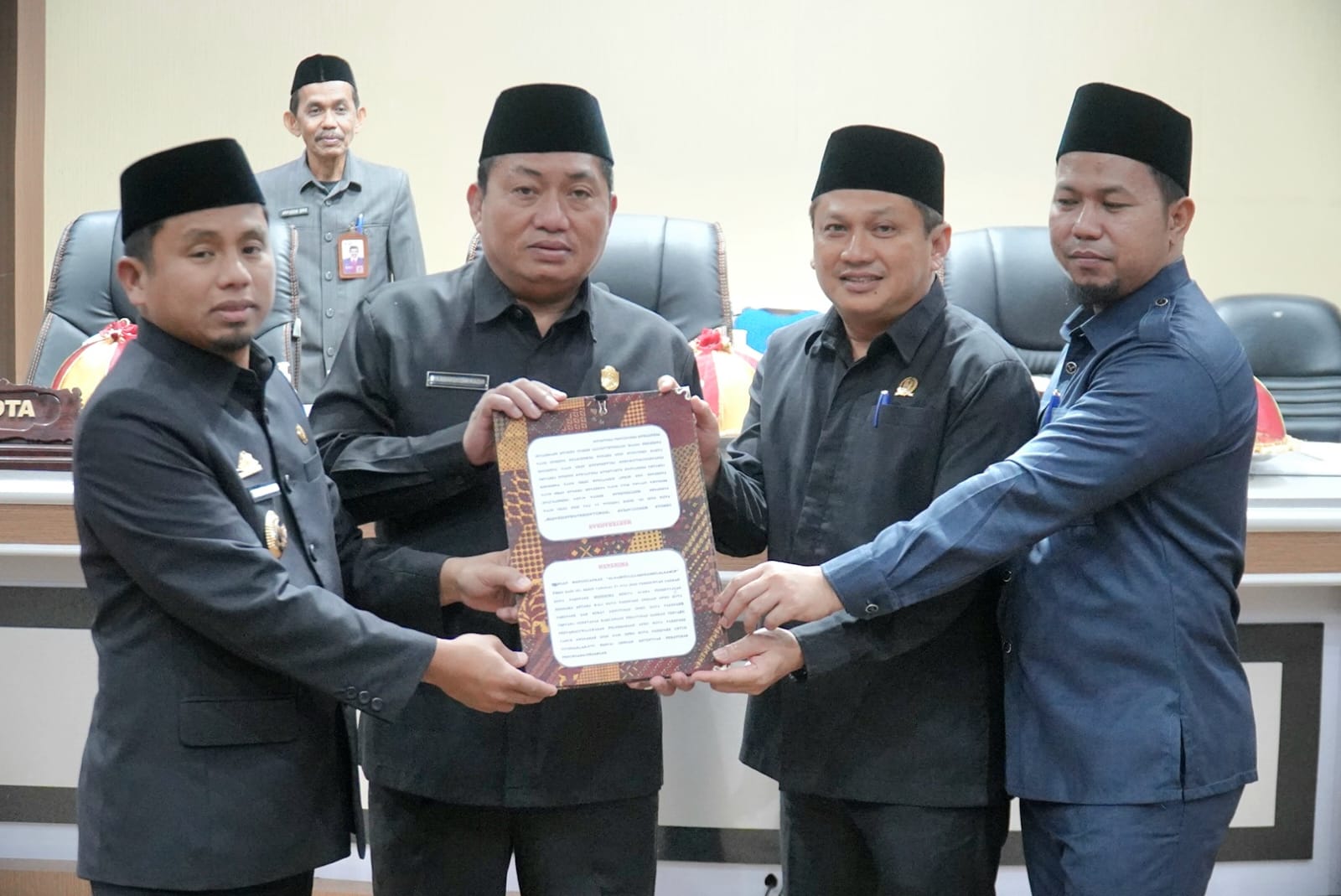 DPRD dan Pemkot Parepare Sepakati Pertanggungjawaban APBD 2024, Wali Kota Tegaskan Tanggung Jawab Bersama untuk Masyarakat 