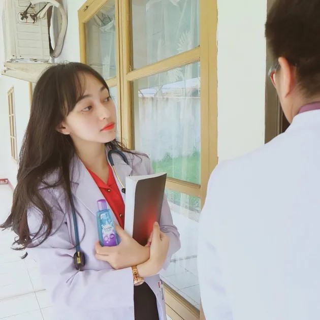 Rehat Sebagai Dokter, Indahkus Kini Fokus Jadi Entertainer