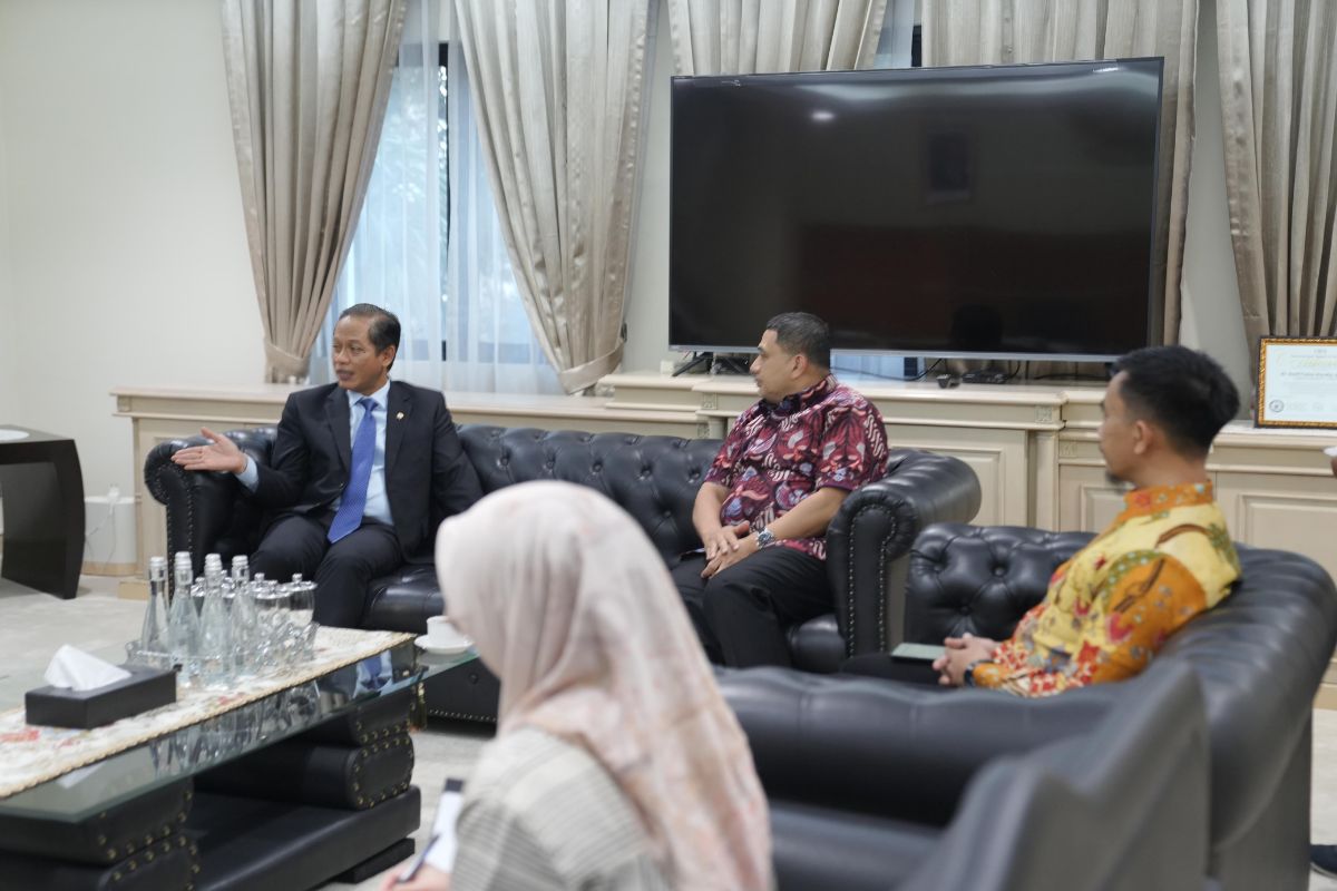 Bertemu Menteri Lingkungan Hidup, Wali Kota Makassar Bahas Pemantapan Rencana Pembangunan PSEL