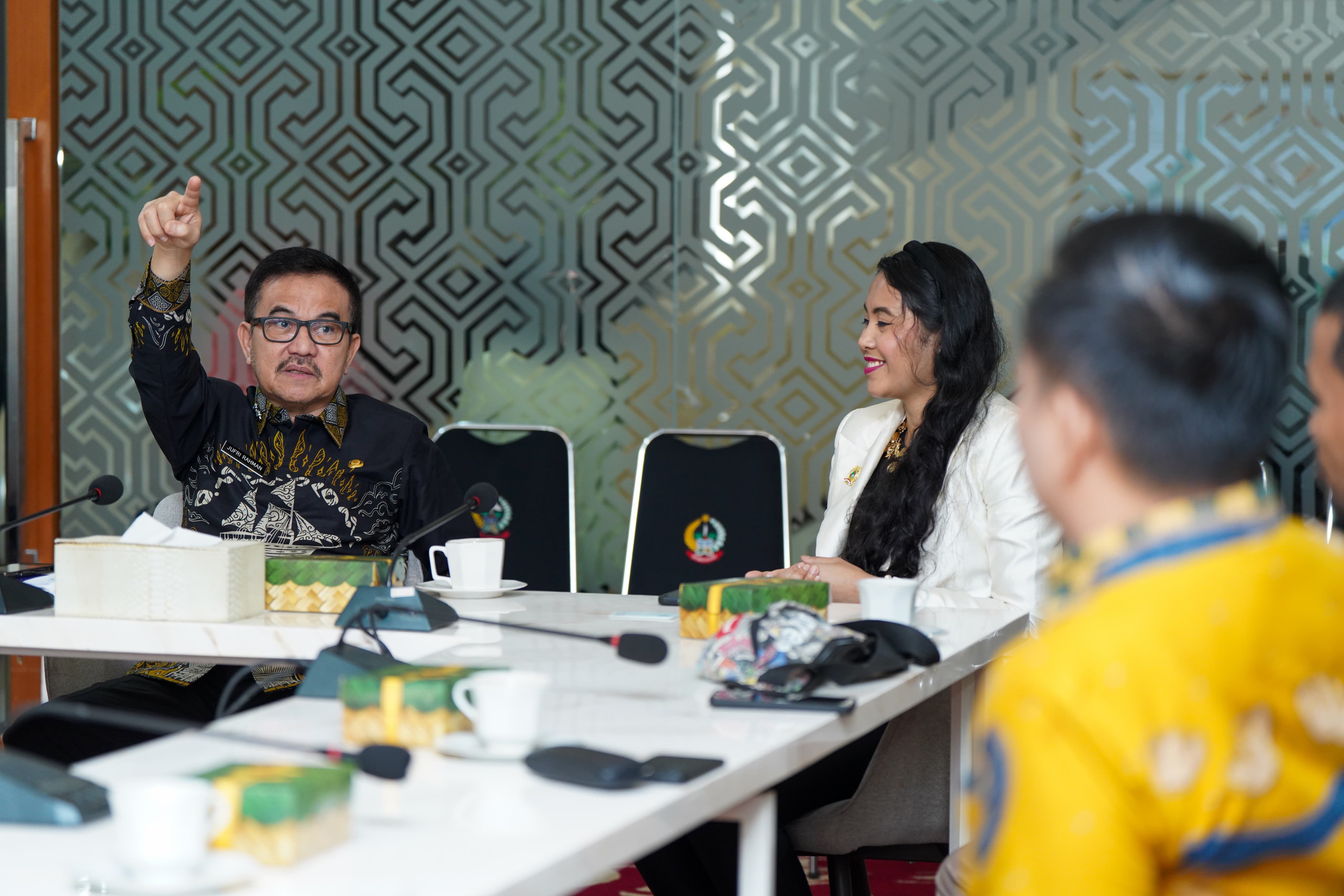 Buka Ruang Investasi Strategis, Sekda Sulsel Rencana Pembangunan Pabrik Rumput Laut Bersama Oceva