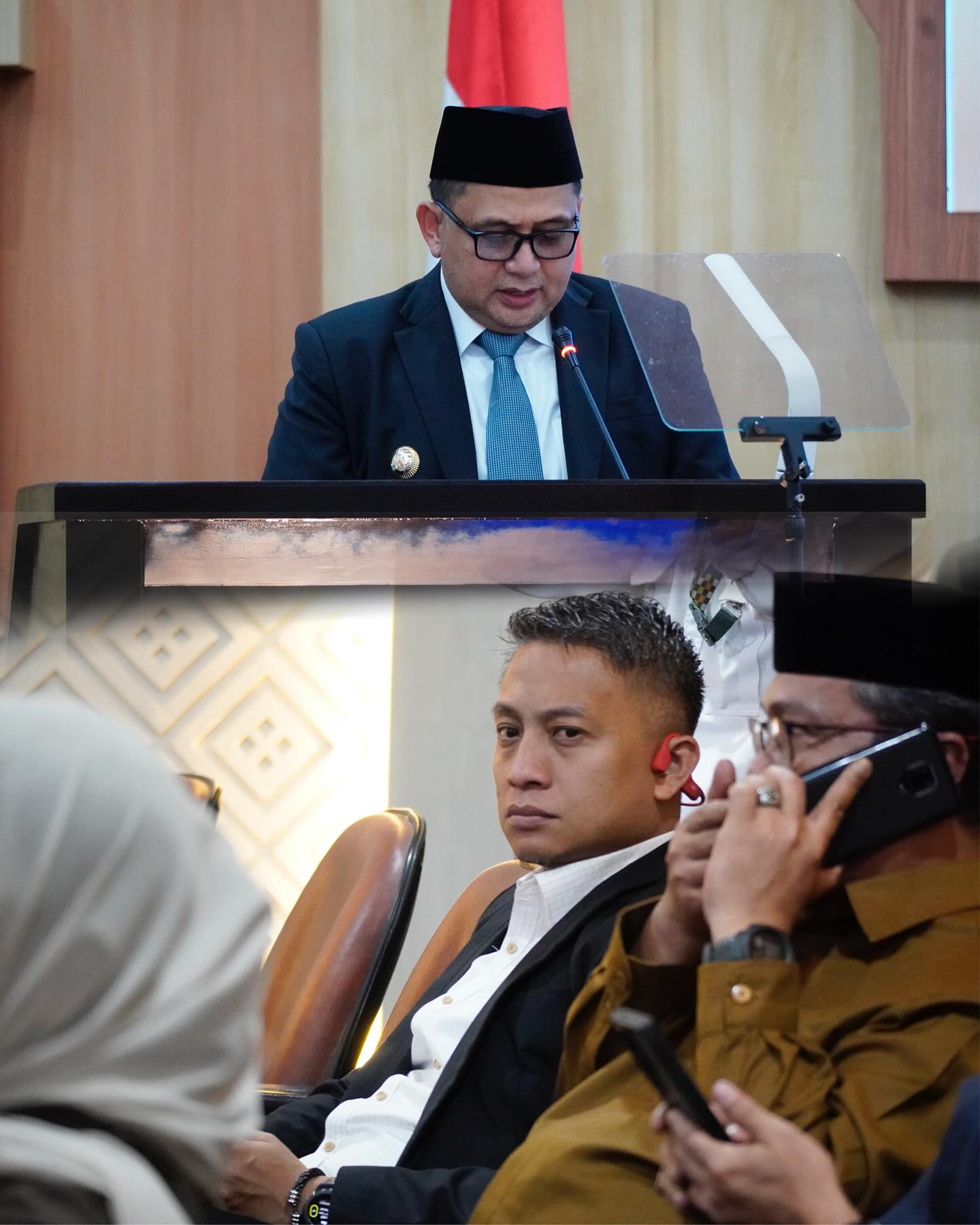 Camat Ujung Tanah Hadiri Rapat Paripurna Penyampaian Jawaban Wali Kota Makassar Terhadap Pemandangan Umum Fraksi-fraksi