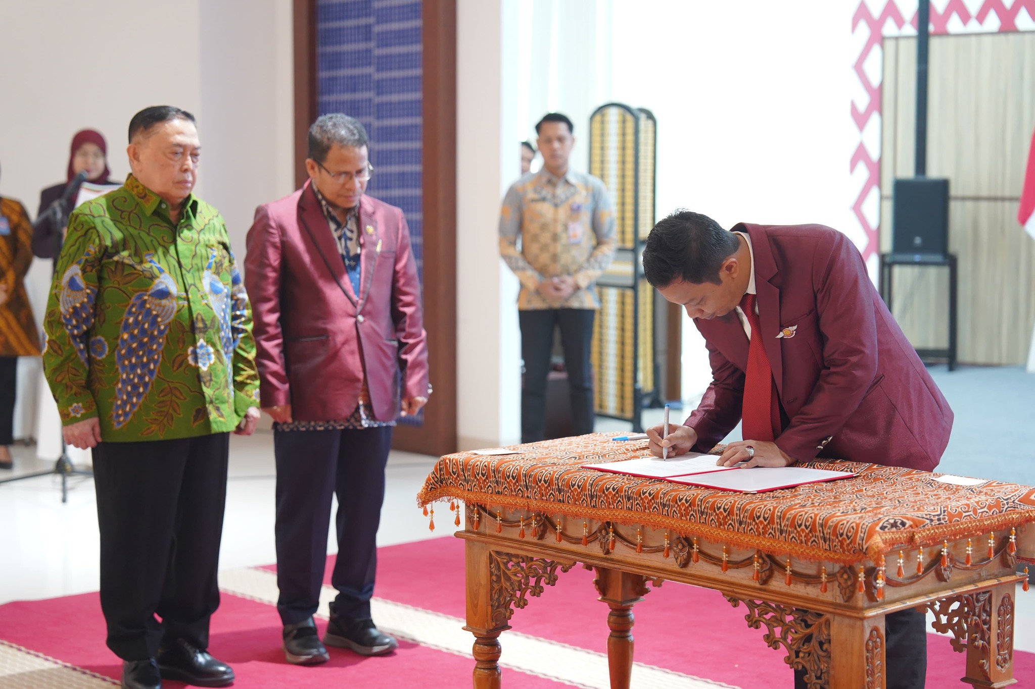 Pelantikan PPNI Sulbar, Wagub Ajak Perawat Aktif Tangani Stunting dan Kemiskinan