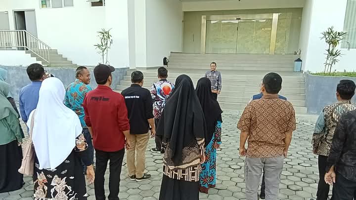 Apel Pagi dan Sore, Wujud Disiplin dan Komitmen Pelayanan Sekretariat DPRD Sulbar