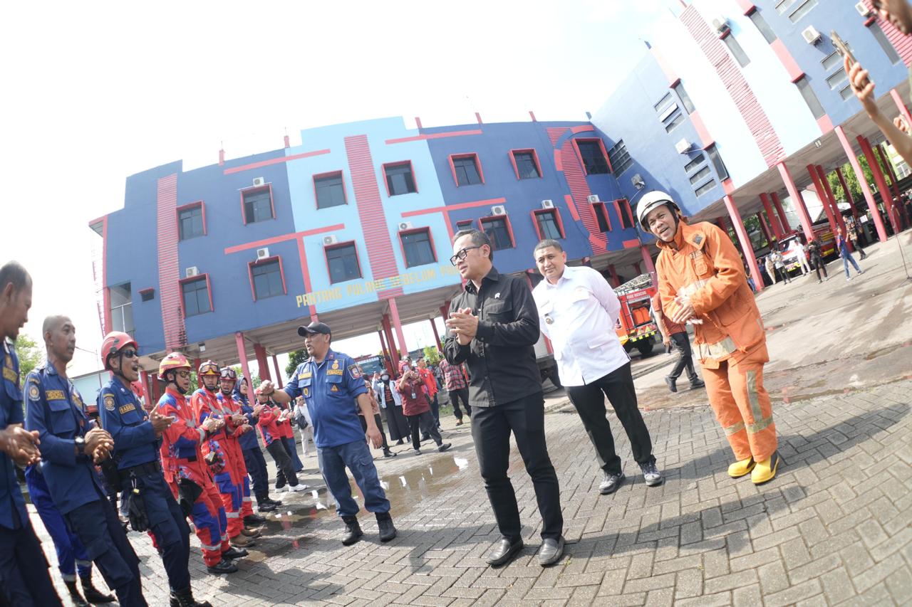 Di Hadapan Wali Kota, Wamendagri Sebut Damkarmat Makassar Salah Satu yang Terbaik di Indonesia