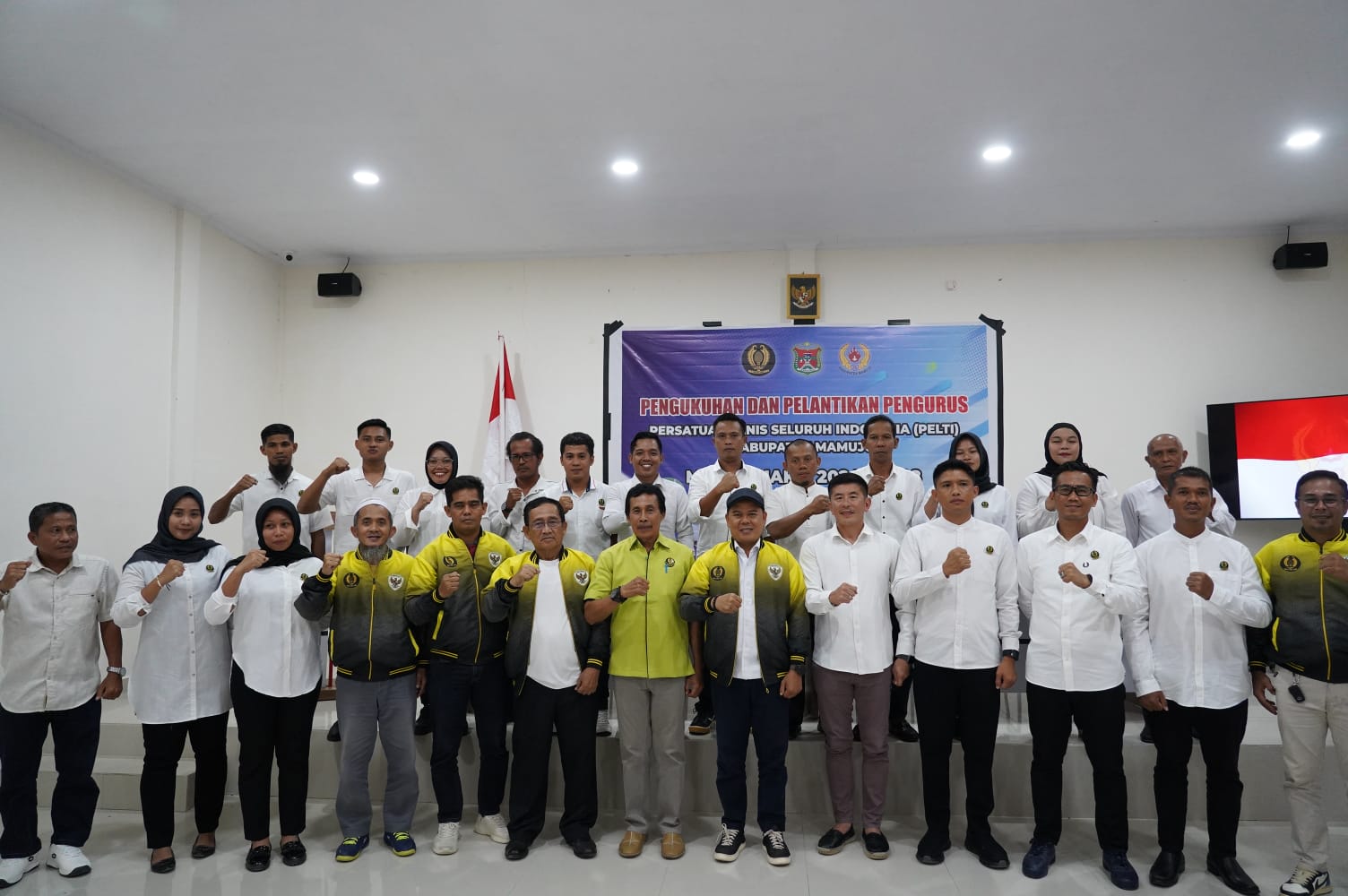 Ketua PELTI Sulbar Ajbar Lantik Pengurus PELTI Mamuju