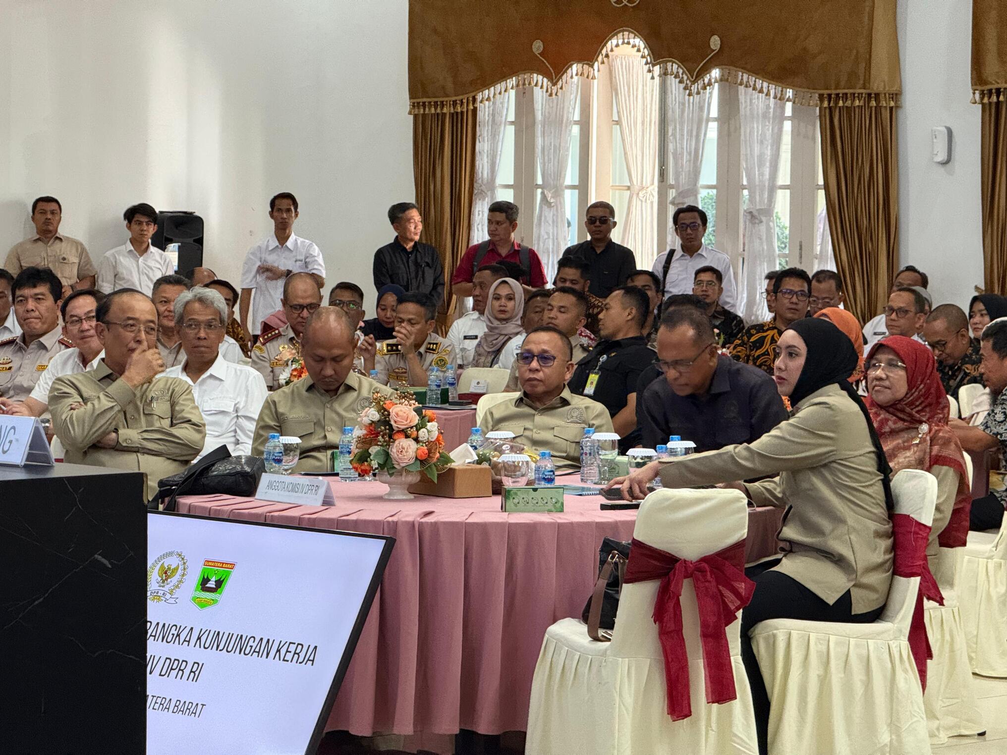 Reses Masa Persidangan III 2024-2025, Agus Ambo Djiwa Bersama Komisi IV DPR RI Berkunjung ke Sumbar