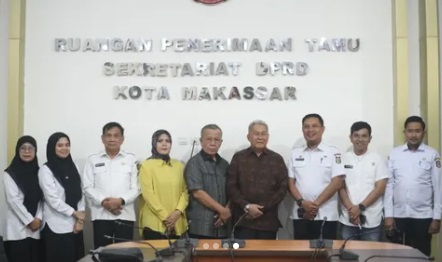 Plt Sekwan Bersama Kabag Humas Terima Kunjungan Pimpinan DPRD Wajo