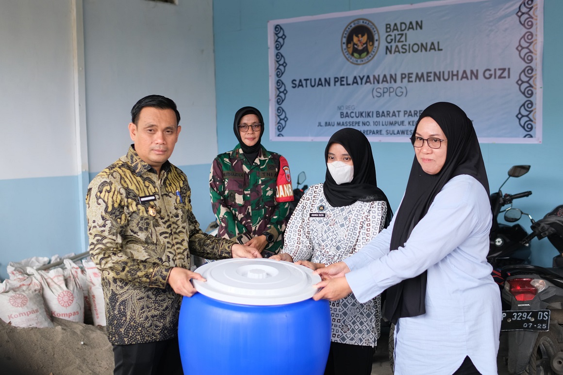 DLH Parepare Dukung Program MBG, Bantu Tempat Sampah dan Pastikan Dapur SPPG Selalu Bersih