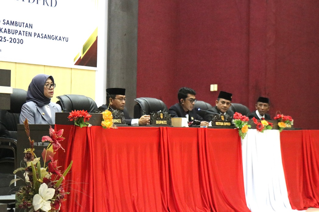 Ketua DPRD Irfandi Pimpin Rapat Paripurna Penyampaian Pidato Bupati-Wabup Pasangkayu Periode 2025-2030  