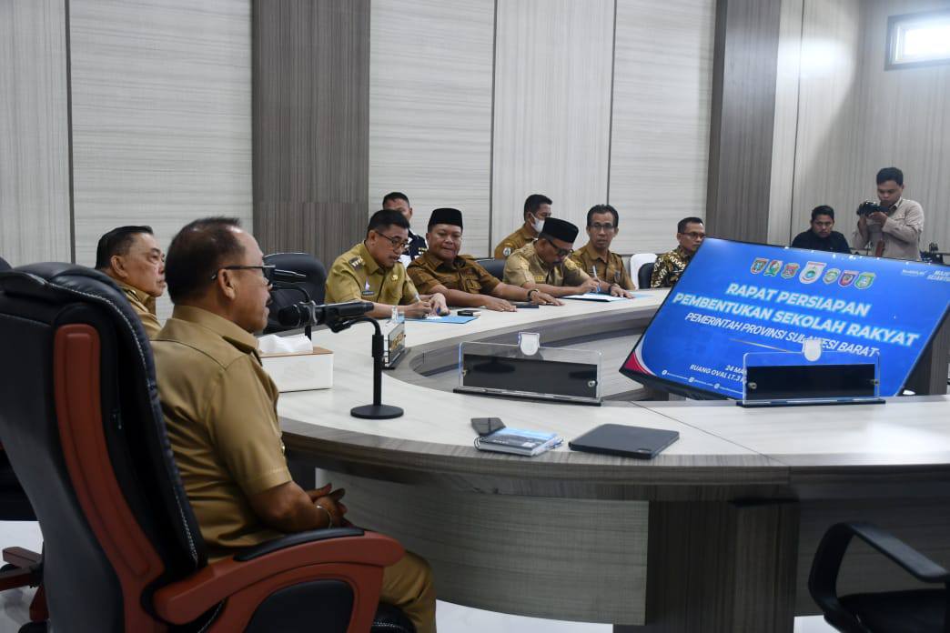 Putuskan Rantai Kemiskinan, Gubernur Bersama Enam Bupati se-Sulbar Sepakat Bangun Sekolah Rakyat 
