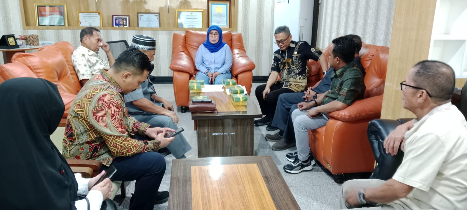 Irwan Pababari Pimpin Komisi I DPRD Sulbar Sharing Informasi dengan Komisi I DPRD Sulsel