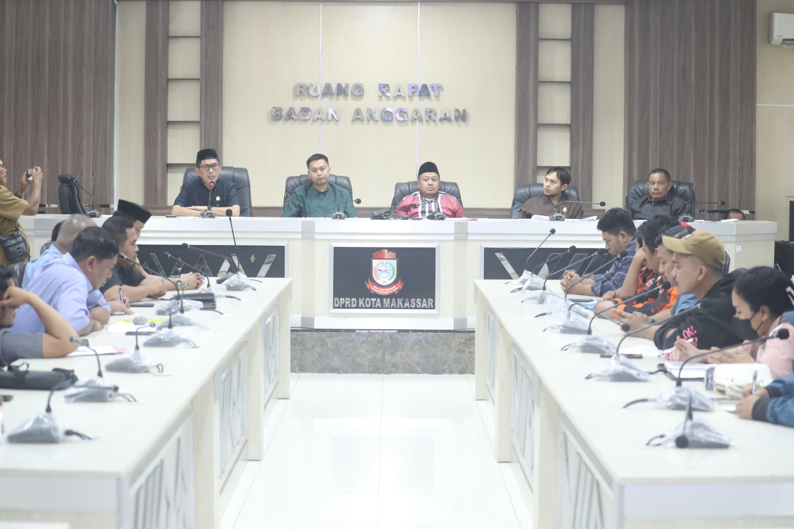 Komisi D DPRD Makassar Gelar RDP, Bahas Masalah PHK Massal