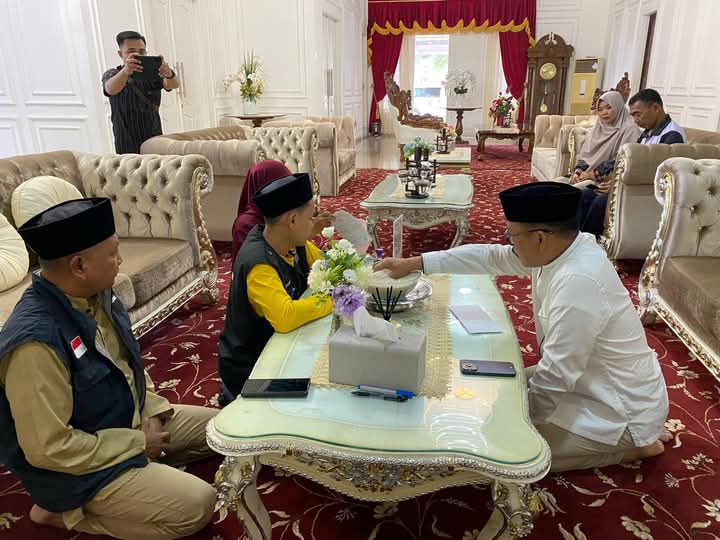 Gubernur Sulbar Tunaikan Zakat di BAZNAS, Diharap Jadi Teladan bagi ASN dan Masyarakat