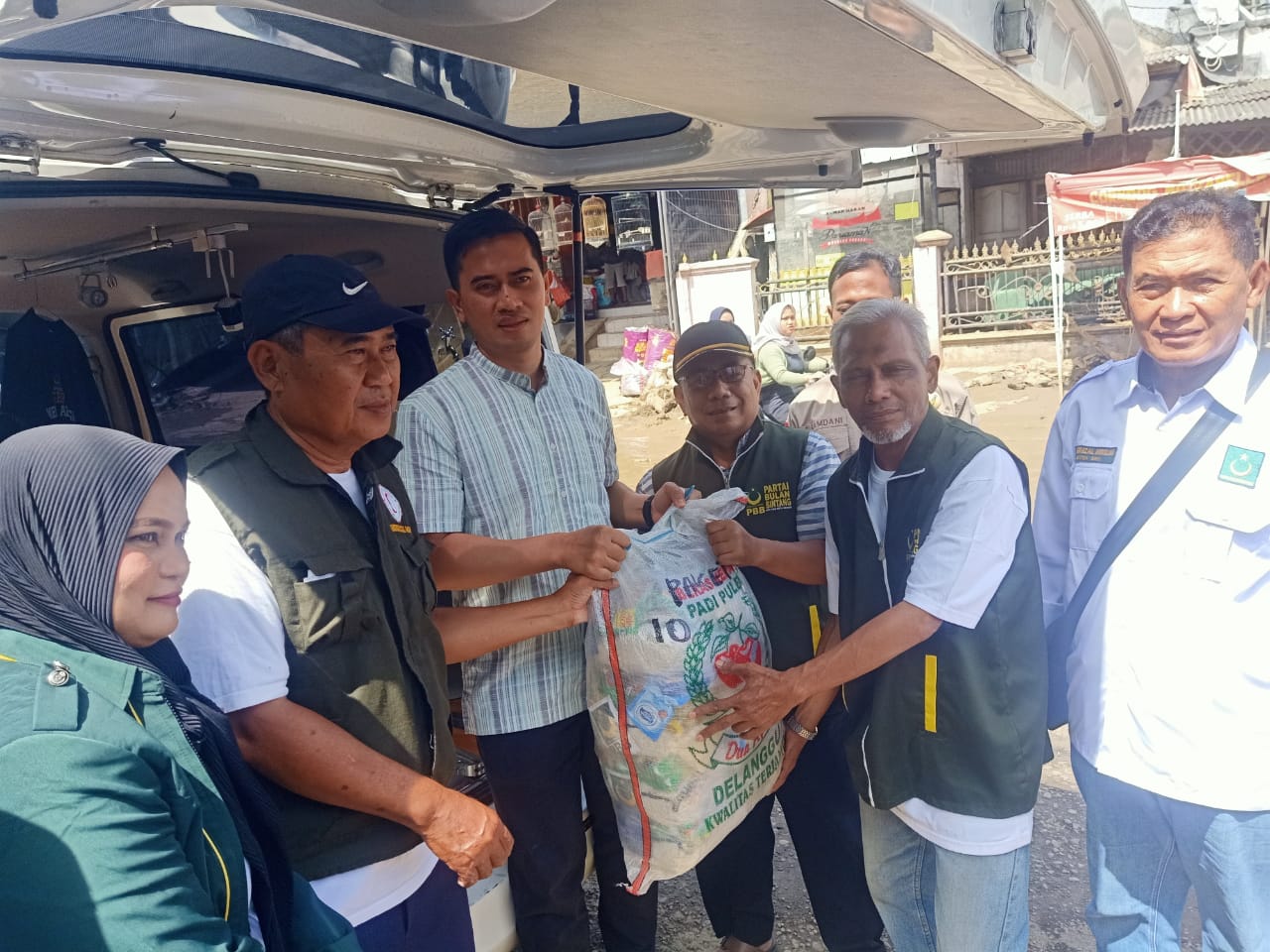 DPP PBB Gelar Baksos Pengobatan Gratis Korban Banjir Bekasi