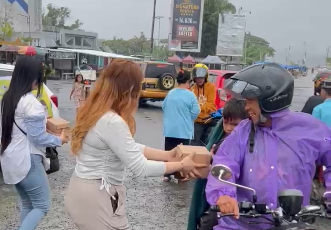 AMPG Sulbar Berbagi Parsel Sembako dan Takjil Buka Puasa