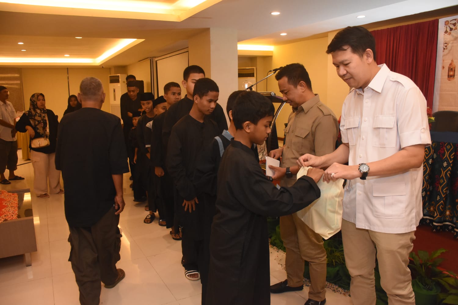 DPC Gerindra dan Fraksi Gerindra DPRD Makassar Gelar Buka Puasa Bersama, Undang Anak Panti Asuhan