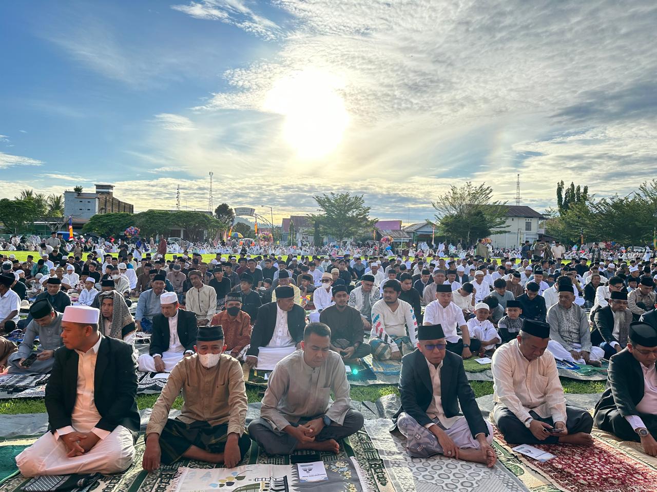 Anggota DPR Agus Ambo Djiwa Laksanakan Salat Idul Fitri Bersama Masyarakat Pasangkayu