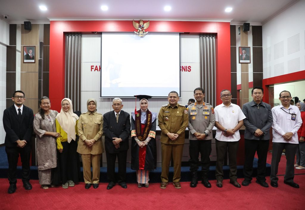 Ketua TP PKK Makassar Sampaikan Selamat Promosi Doktor Kepala Inspektorat di Unhas